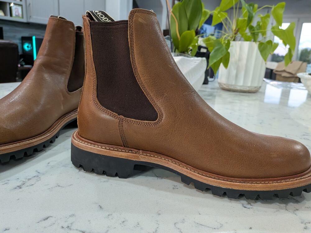 Huckberry Boone Lug Chelsea Boot Men's Size 8.5 Brown Leather (1127)